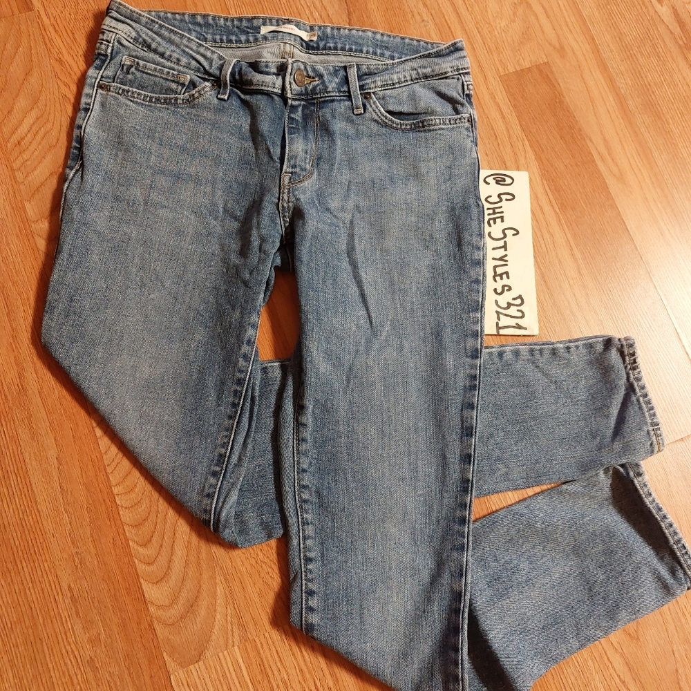 Levi 711 Skinny Jeans